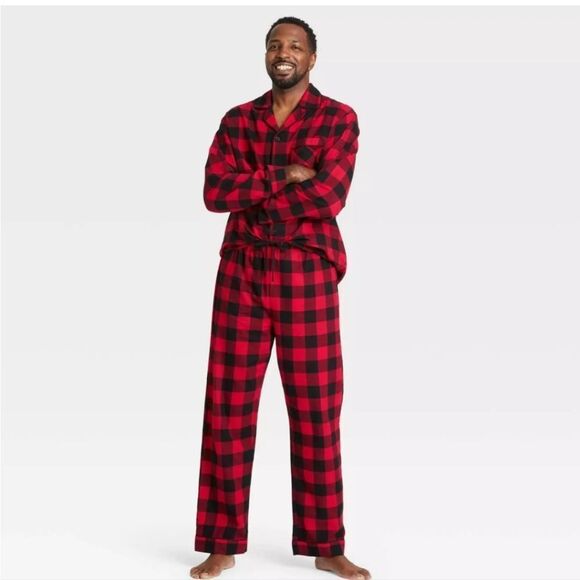 Roundtree & Yorke Men Red and Black Plaid Pajama Set Sz L - Picture 1 of 16